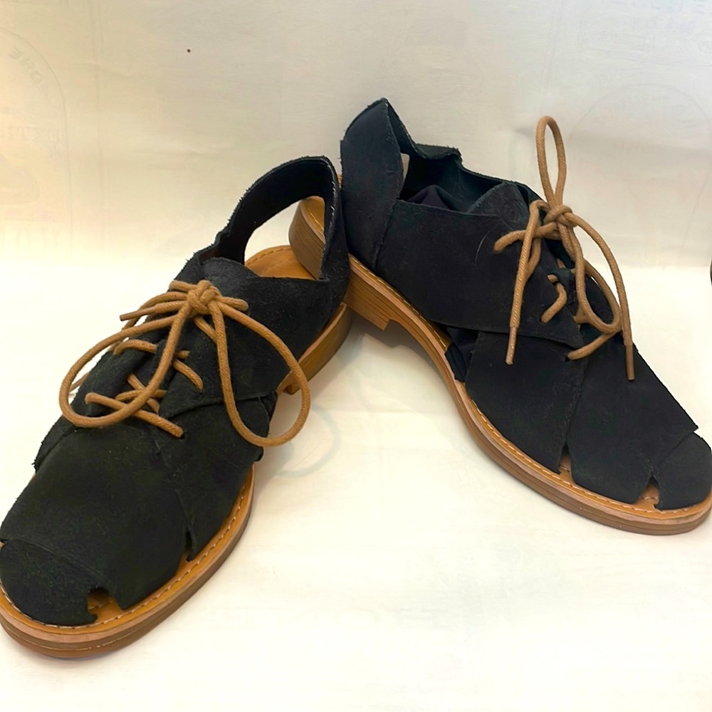 Women’s CAT shoes